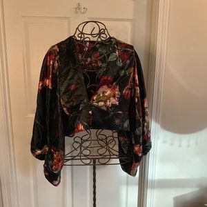 Truth SATIN Black Floral Top Bell Sleeves Size 3x